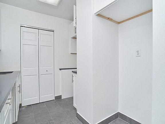 5th image of 327 Saint Nicholas Ave APT 4B
