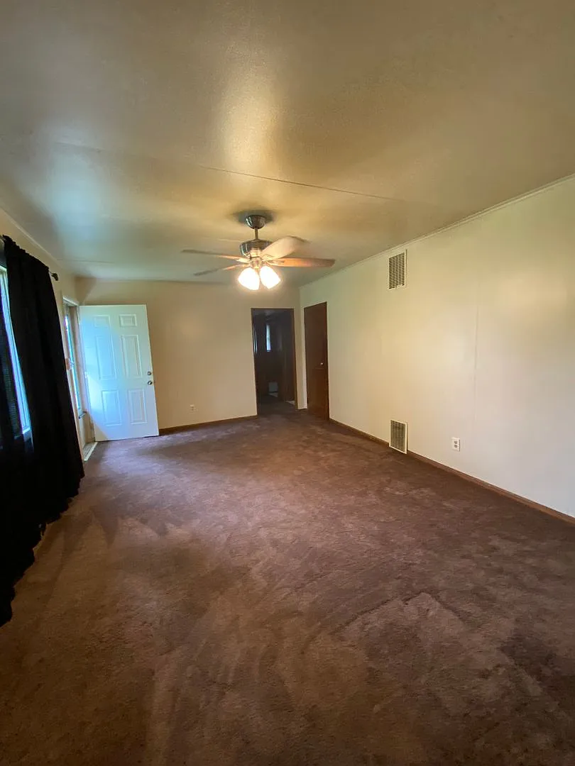 3 Bedroom Ranch in Eastmoor — Photo 3