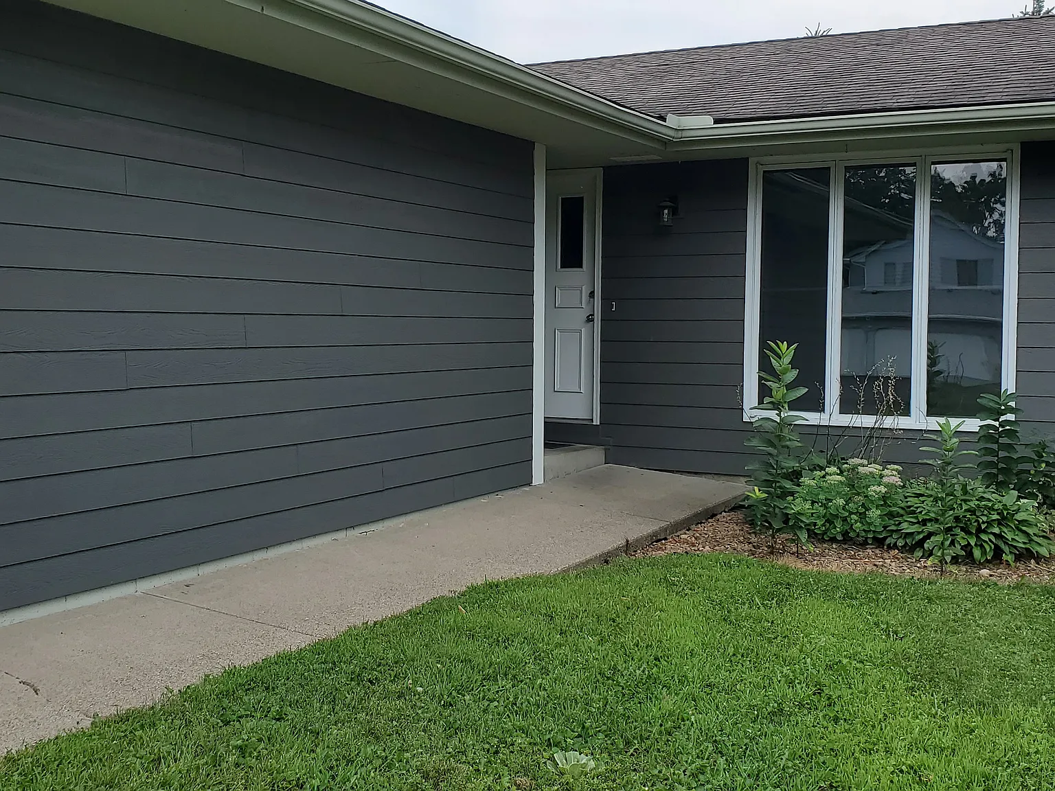 3 bed, 1612 sqft, $1,995 — Photo 2