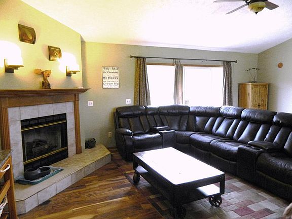 4th image of 9826 Sunnywood Dr