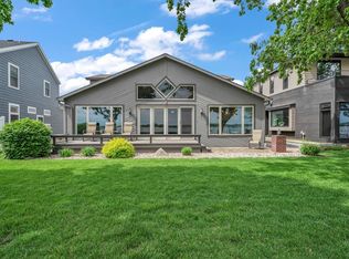 1705 Lakeshore Dr, Milford, IA 51351