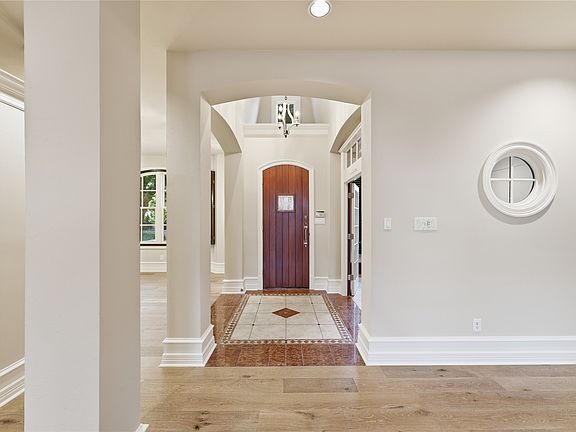 2nd image of 6640 Gretchen Ln