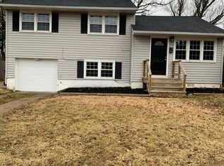 1022 Dettling Rd, Wilmington, DE 19805