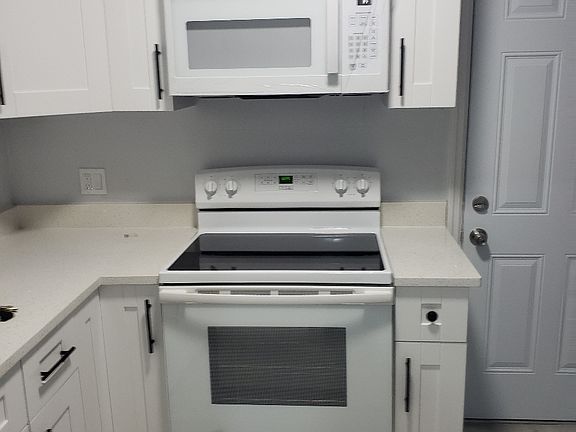 3rd image of 3400 Avenue G