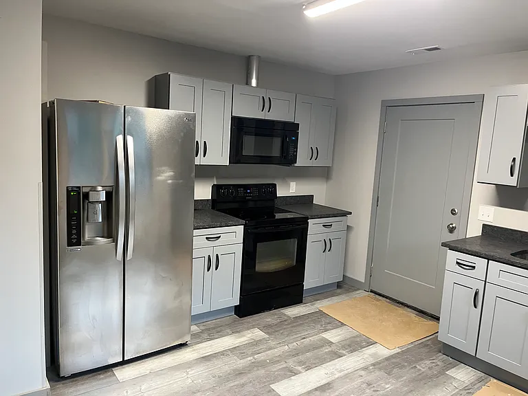 4021 Chandler Ave — Photo 1