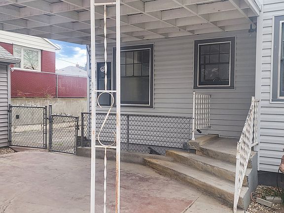 5th image of 627 NW 9th St