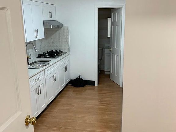 4th image of 63-27 136th St #B