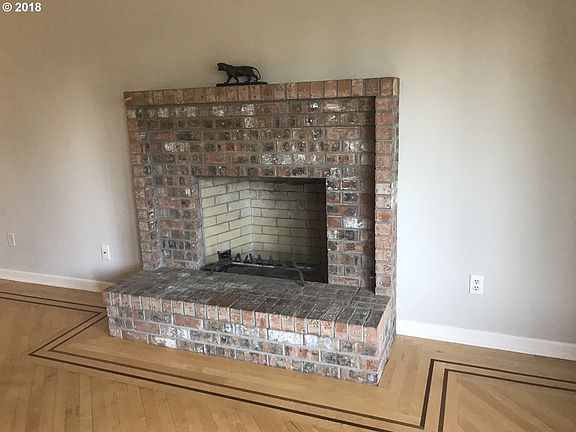 5th image of 2710 NE 110th St