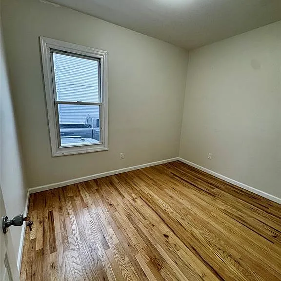 1022 E 22nd St #1 — Photo 3