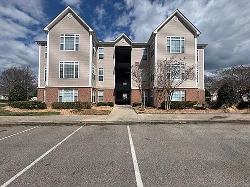 2501 Huntscroft Ln Photo 1