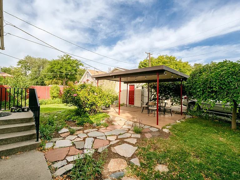 587 E Sherman Ave — Photo 25