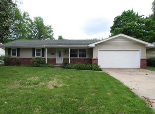 1334 E Edgewood St, Springfield, MO 65804