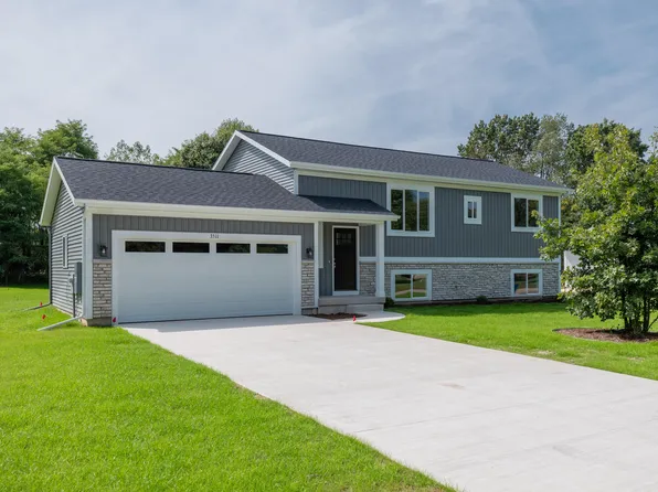 3511 Twin Spruce Dr, Kalamazoo, MI 49004