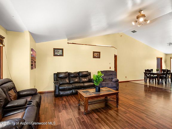 5th image of 328 Dragonroot Dr