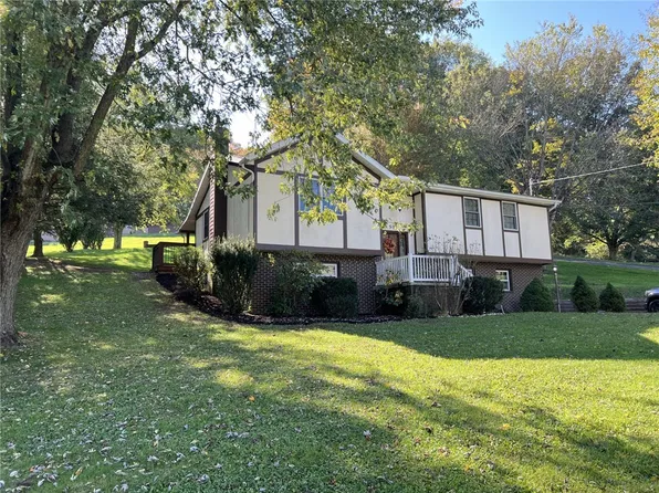 598 Upper Middletown Rd, Smock, PA 15480