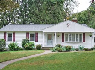 98 Carriage Dr, Lincoln, RI 02865