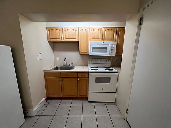 4th image of 116-120 Central Sq #120-B