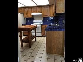 2nd image of 304 W Willow Way