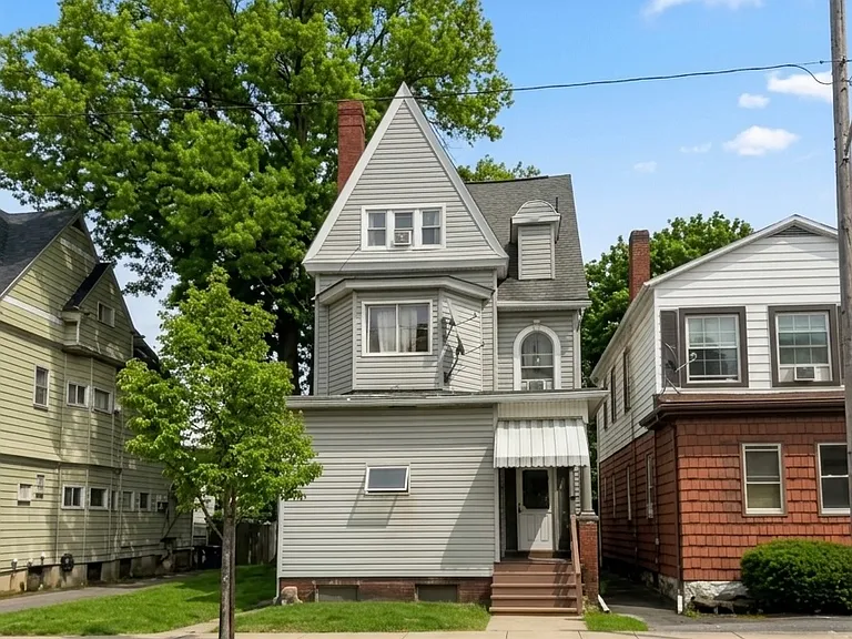 2525 Broad Ave #1 — Photo 1
