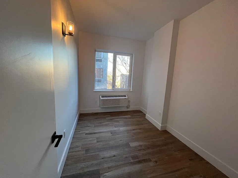 1801 Weeks Ave #6J