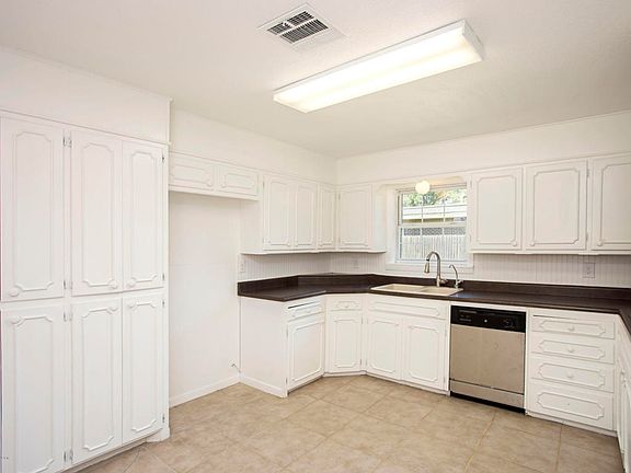 3rd image of 2216 Rebecca Dr