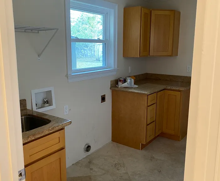 247 Bay Oaks Dr — Photo 1