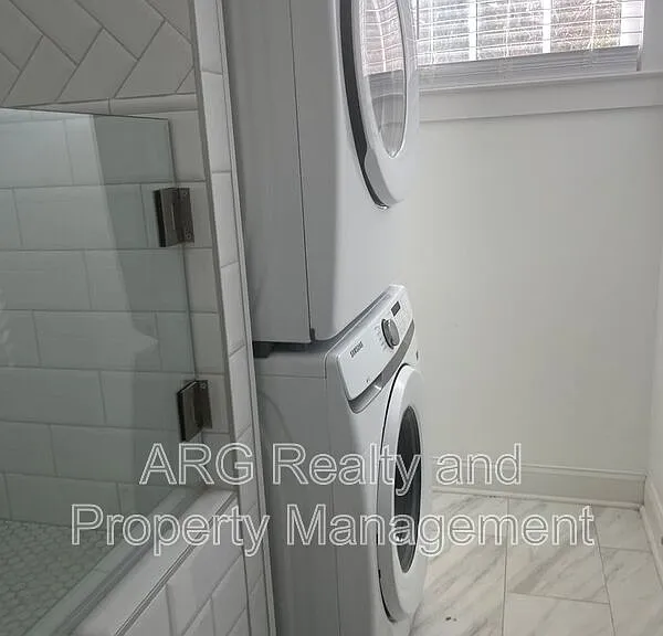 2215 Lang Dr SW — Photo 8