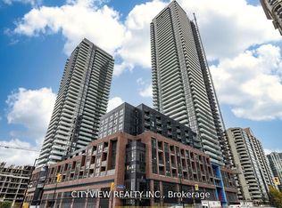 430 Square One Dr #2109, Mississauga, ON L5B 0E2