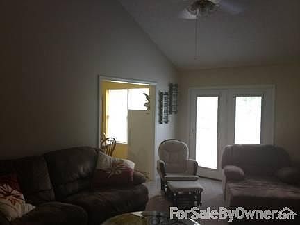 2nd image of 207 Shawnee Cir