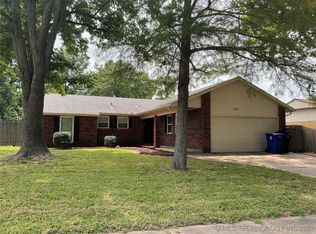 1212 S Lions Ave, Broken Arrow, OK 74012