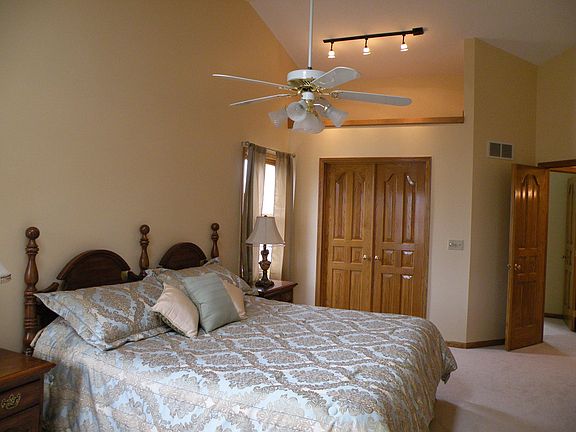 4th image of 1004 Arcaro Dr