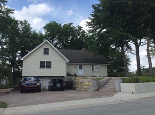 1885 NE Roanoke Dr, Blue Springs, MO 64014