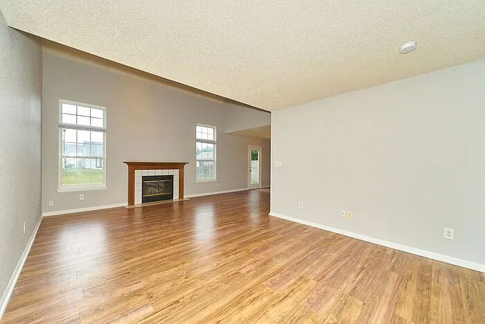 8133 Maple Stream Ln — Photo 5