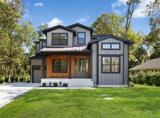 265 Arshamomaque Avenue, Southold, NY 11971