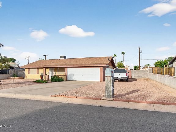 3rd image of 242 N 87th Place