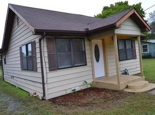 101 S Jernigan St, Bells, TX 75414