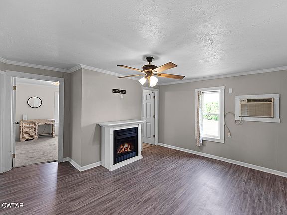 3rd image of 11R New Bethlehem Rd
