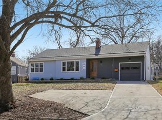 103 W Navajo Ln, Kansas City, MO 64114