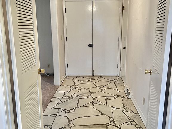 5th image of 153 Berrywood Dr