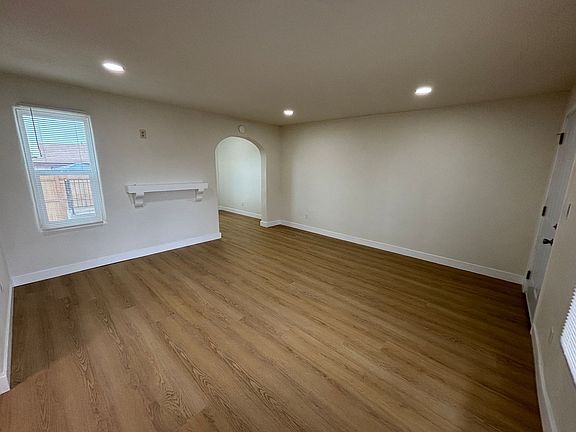 4th image of 24339 Myers Ave