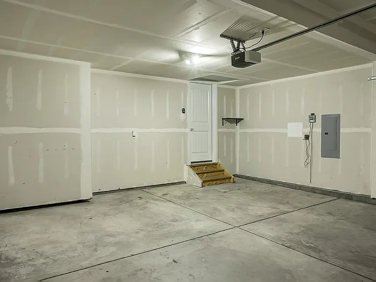 6782 Galpin Dr — Photo 28