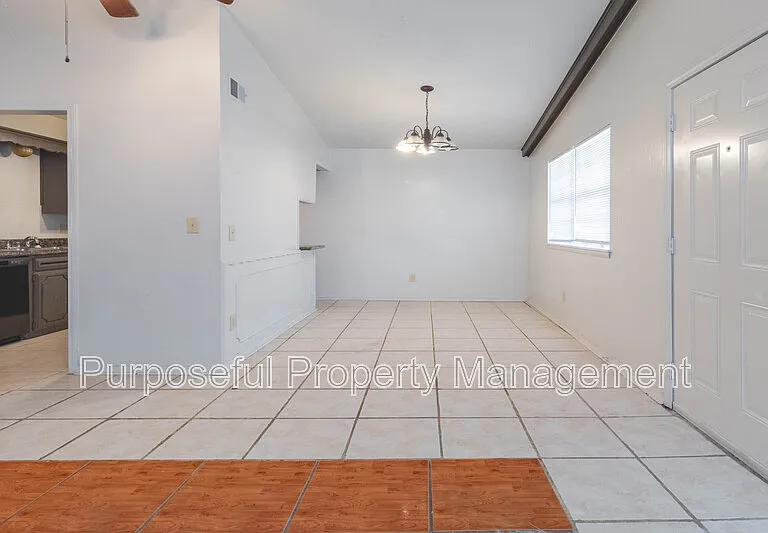 1324 SW 61st Ter — Photo 8