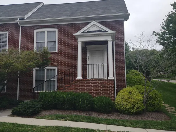 1600 Honeysuckle Dr, Blacksburg, VA 24060