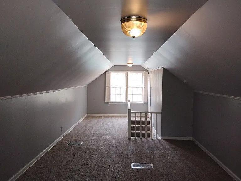 4325 N Olney St — Photo 35
