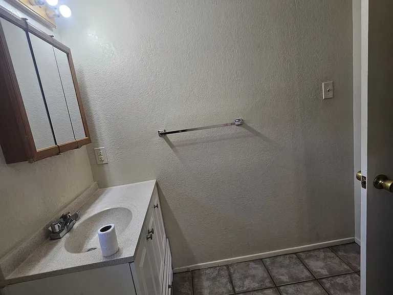 115 S Evergreen Rd #4 — Photo 11