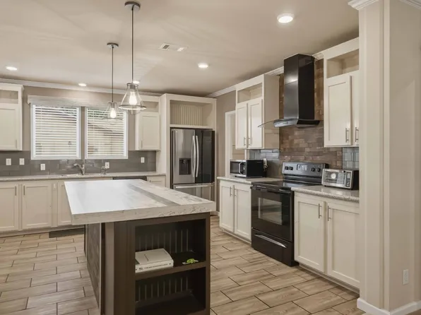 5037 Slim Ridge Rd, Fort Worth, TX 76119