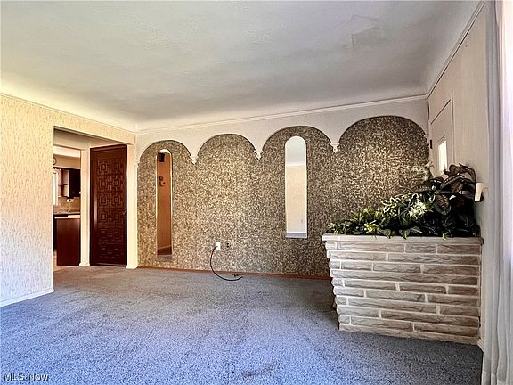 4th image of 22989 Esther Ave