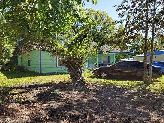 3rd image of 1811 SE 14th Ave