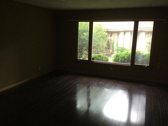 4th image of 6007 Boxwood Dr