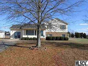 2nd image of 905 Lyndsey Brooke Ct